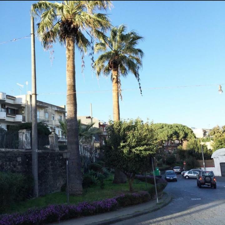 Bed&Breakfast Dietro le Mura Aci Castello Exterior foto