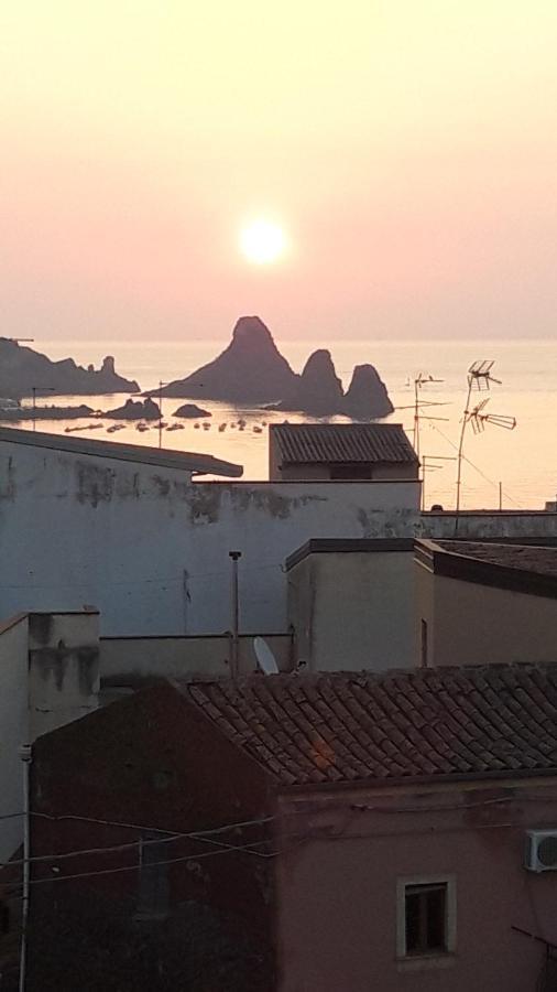 Bed&Breakfast Dietro le Mura Aci Castello Exterior foto